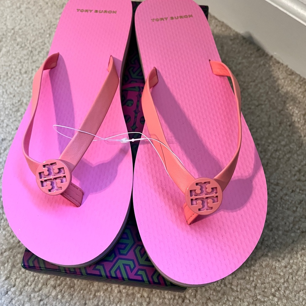 NWT Tory Burch Vibrant Pink Sandals
